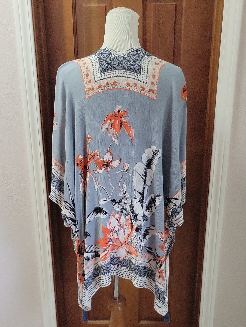 Floral Border Kimono Cardigan - Picture 3 of 4